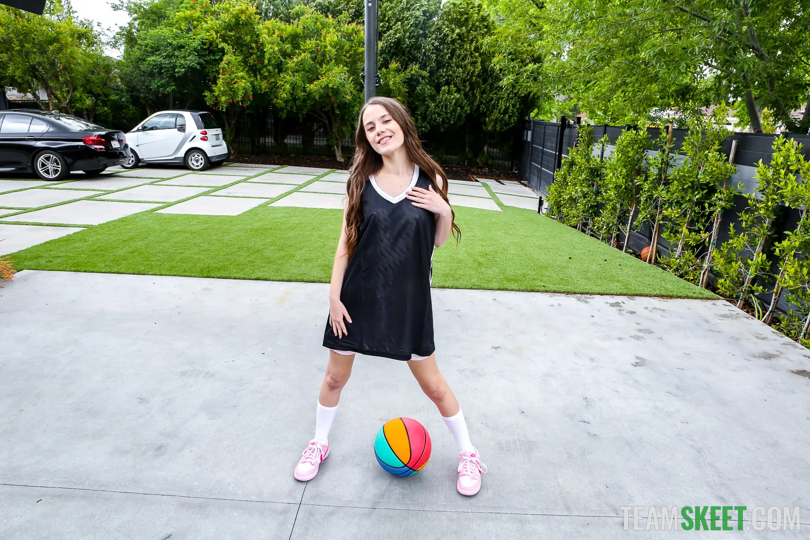 Team Skeet 'Petite Dunk' starring Sia Wood (Photo 30)