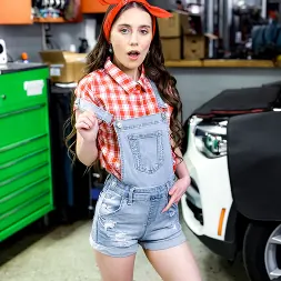 Sia Wood in 'Team Skeet' The Mechanic's Tiny Assistant (Thumbnail 25)