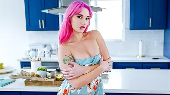 Siri Dahl in 'Her Big Break'