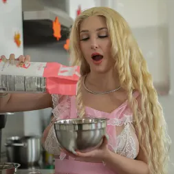 Skylar Vox in 'Team Skeet' Her Yummy Recipe (Thumbnail 18)