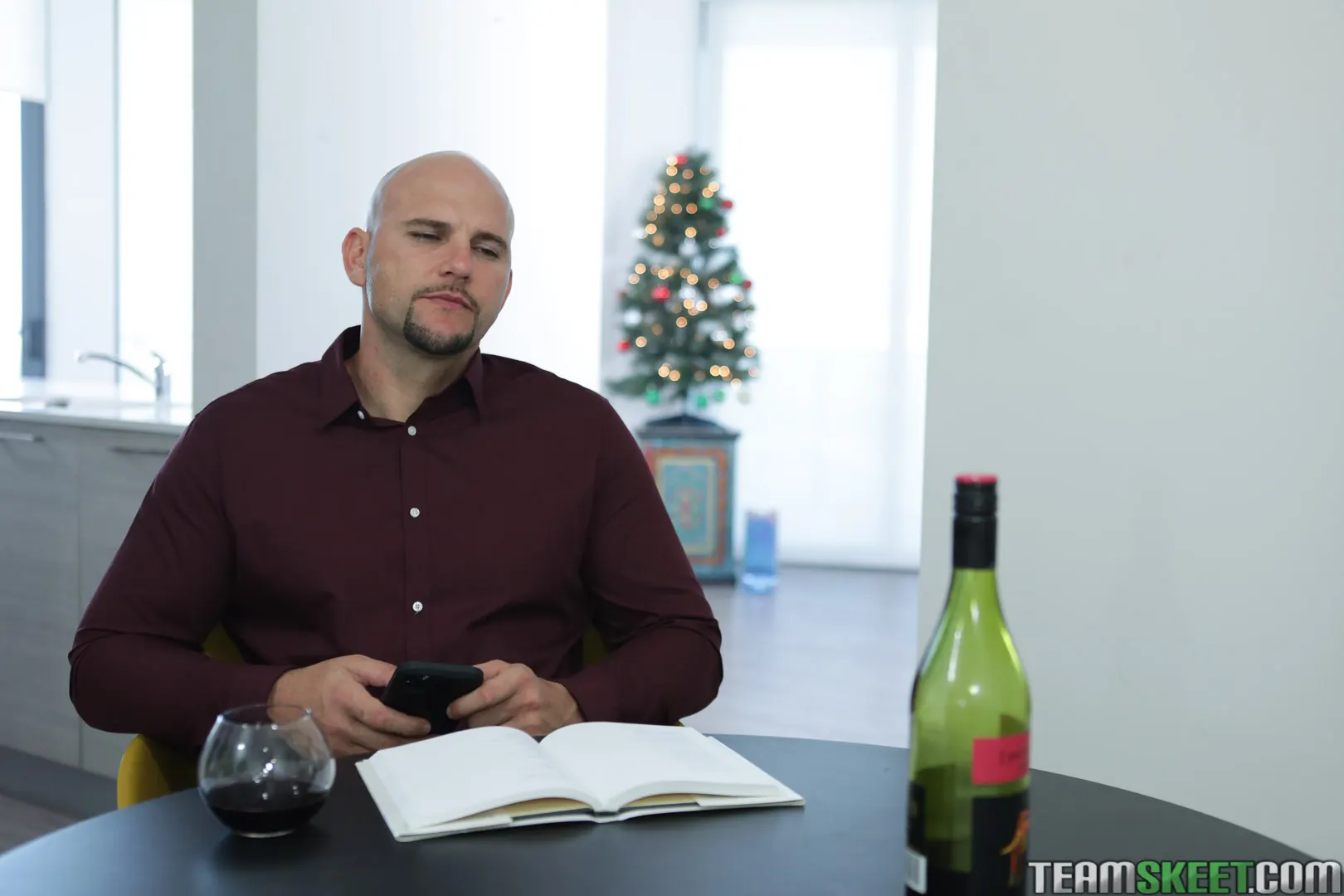 Skylar Vox en 'Pequeña Navidad empapada de semen' from 'Team Skeet' (foto 42) Team Skeet 'Pequeña Navidad empapada de semen' protagonizando Skylar Vox (foto 42)