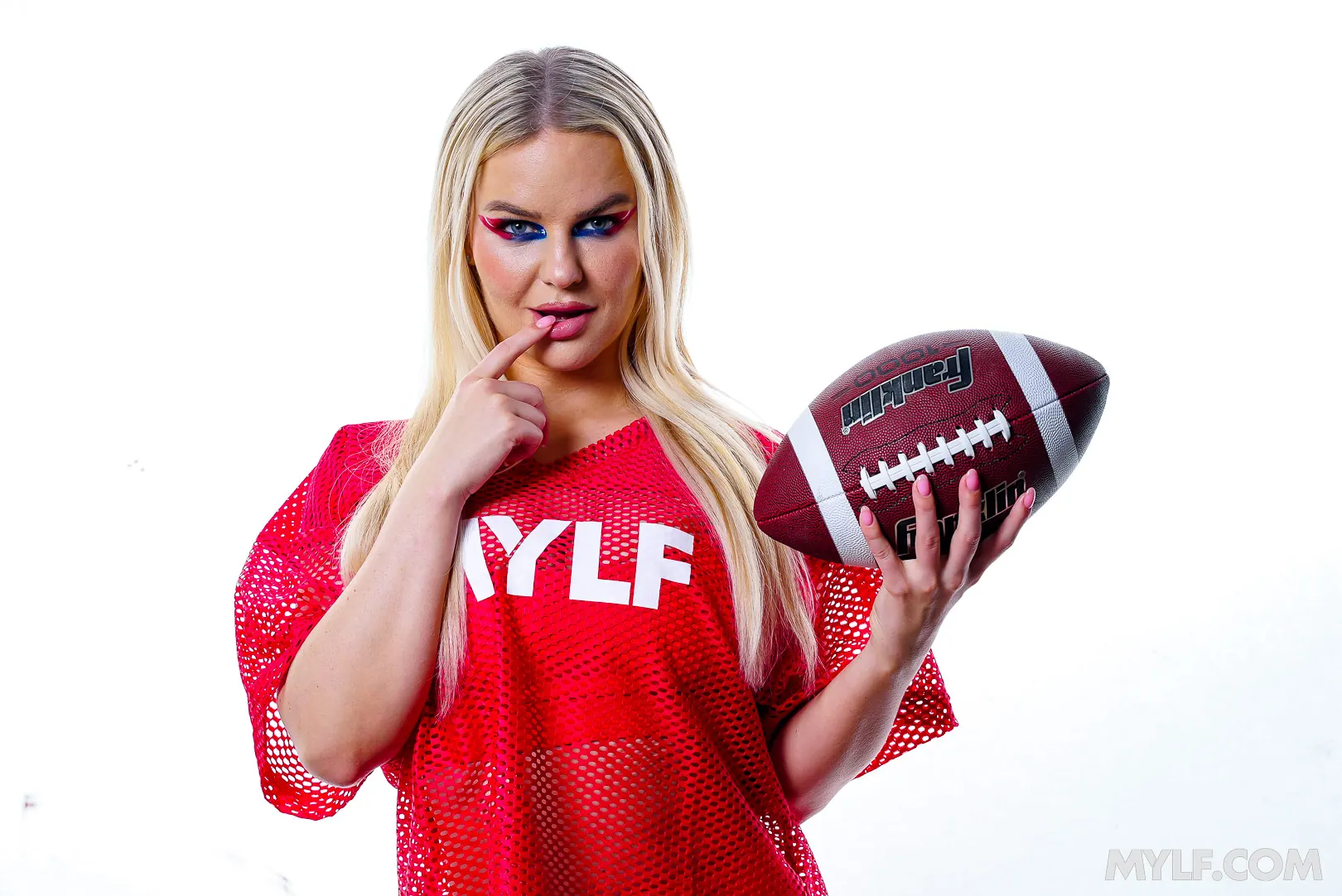 Slimthick Vic en 'Demasiado delgado y grueso para dejarlo' from 'Team Skeet' (foto 7) Team Skeet 'Demasiado delgado y grueso para dejarlo' protagonizando Slimthick Vic (foto 7)