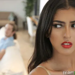 Sophia Leone en 'Team Skeet' Mi hermanastra la stripper (Miniatura 20)