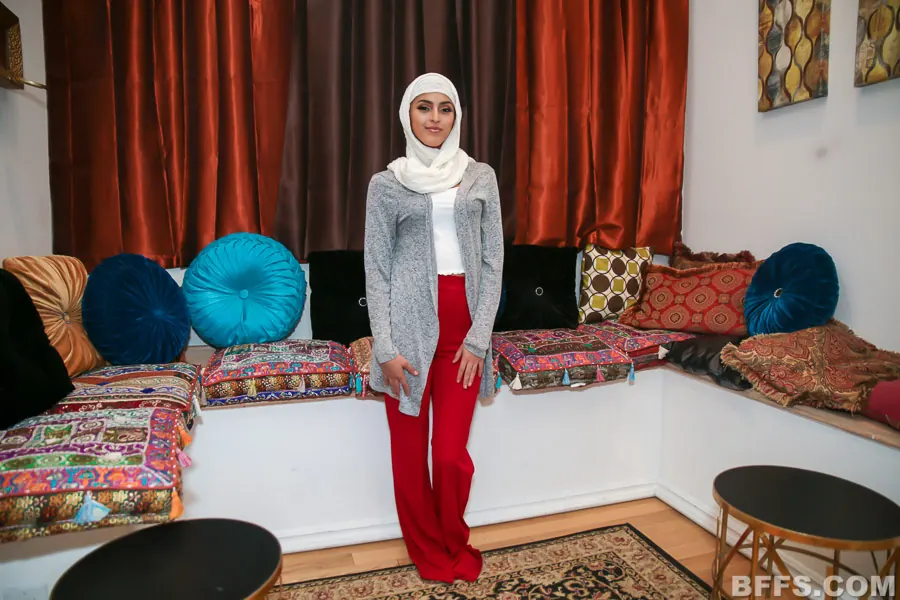 Team Skeet 'Especial de Poonjab' protagonizando Sophia Leone (foto 1)