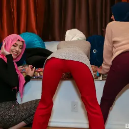 Sophia Leone en 'Team Skeet' Especial de Poonjab (Miniatura 40)