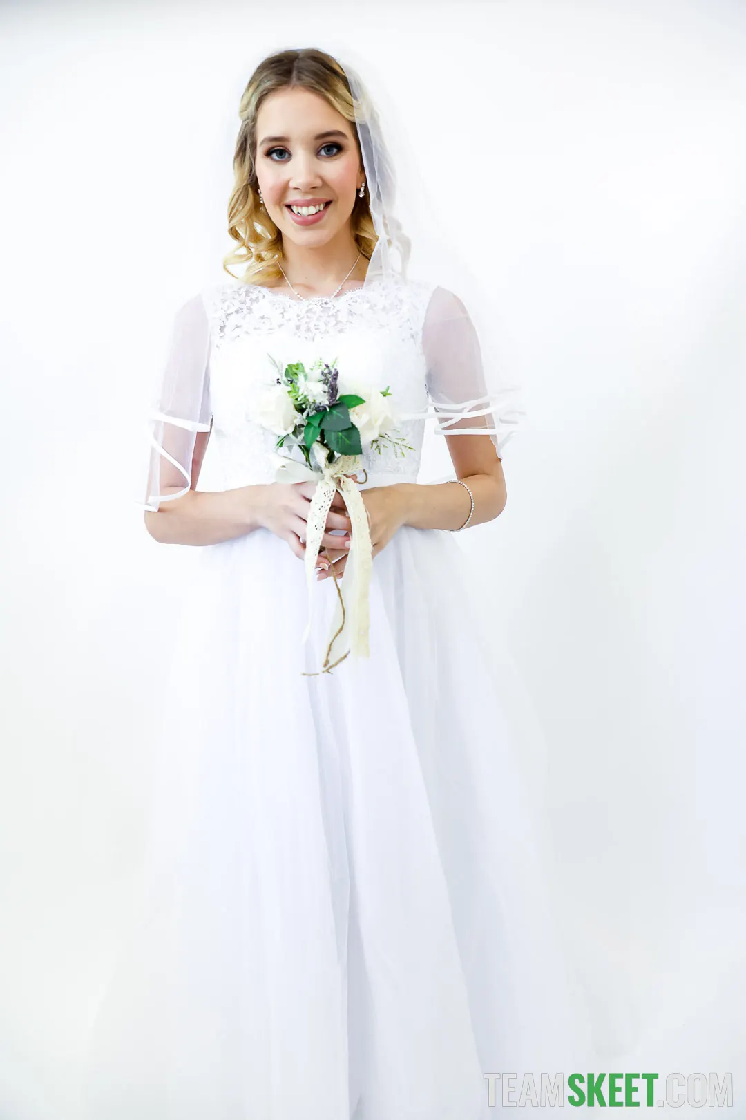 Team Skeet 'Concept: Wedding Photographer' starring Sophia Sterling (Photo 15)