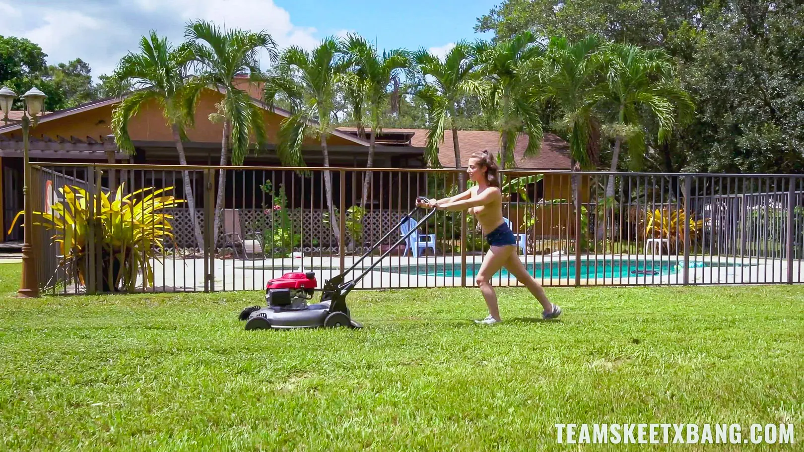 Team Skeet 'Getting Wet On The Lawn' starring Spencer Bradley (Photo 5)