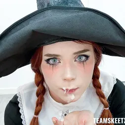 Sweetie Fox in The Naughty Witch (Photo 70) Sweetie Fox in 'Team Skeet' The Naughty Witch (Thumbnail 70)