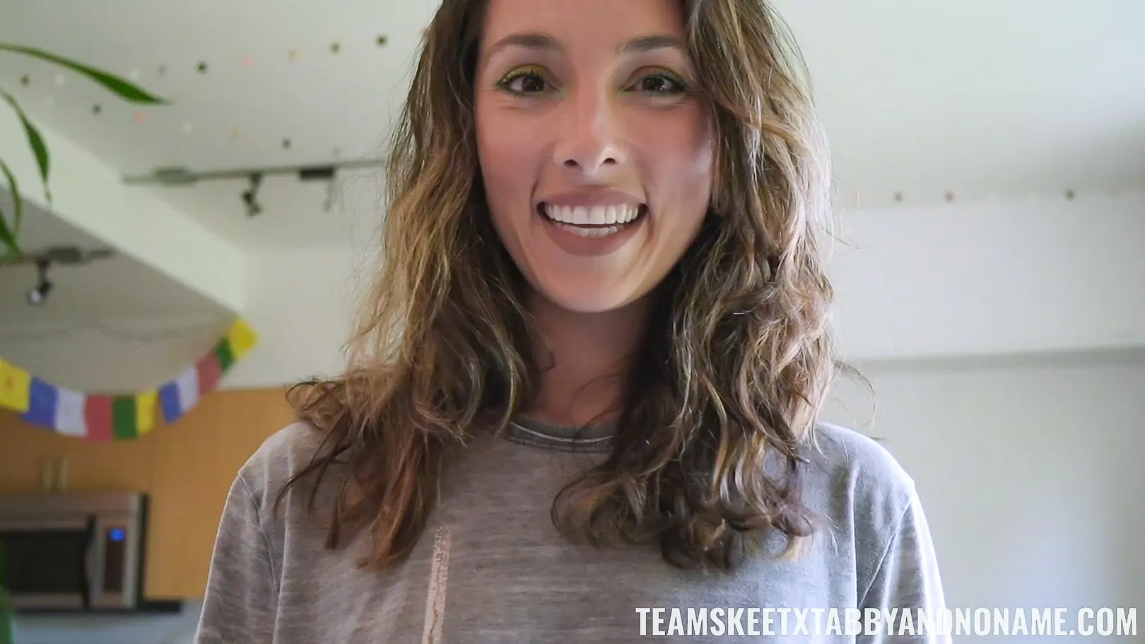 Team Skeet 'A Hot Pegging' starring Tabby (Photo 1)