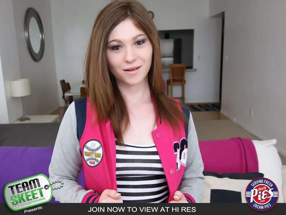 Terra Cox en 'Soy la hermana de Johnny' from 'Team Skeet' (foto 1) Team Skeet 'Soy la hermana de Johnny' protagonizando Terra Cox (foto 1)