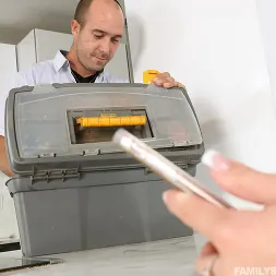 Tiffany Watson en 'Team Skeet' No hay amor como el de tu primo (Miniatura 24)