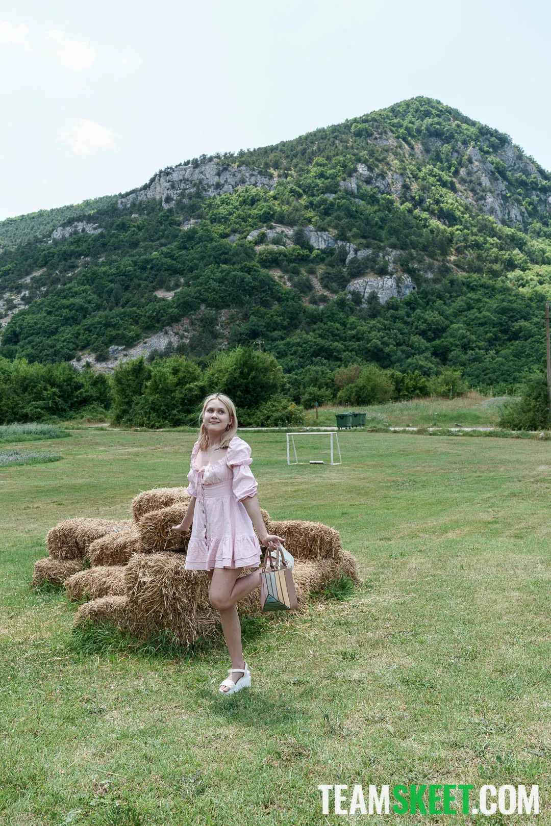 Team Skeet 'Fairy in the Woods' starring Una Fairy (Photo 1)