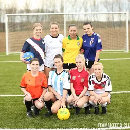 Vanessa Decker en Ducharse después del partido (foto 65) Vanessa Decker en 'Team Skeet' Ducharse después del partido (Miniatura 65)