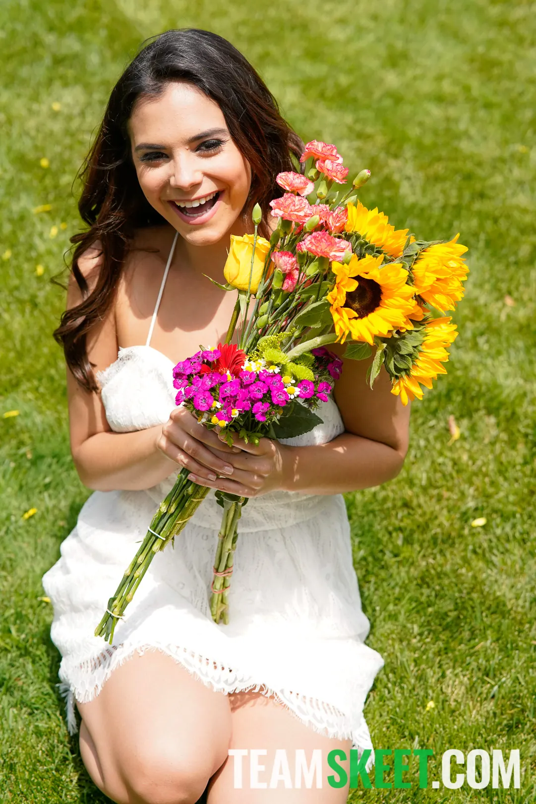 Team Skeet 'El deleite del solsticio de verano' protagonizando Violet Starr (foto 36)