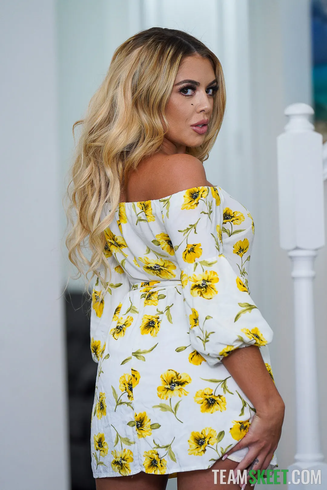 Team Skeet '¡Por favor, sólo fóllame mi pequeño coño!' protagonizando Vivianne DeSilva (foto 1)