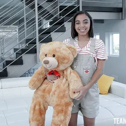 Zerella Skies in 'Team Skeet' Hands-On Comfort (Thumbnail 10)