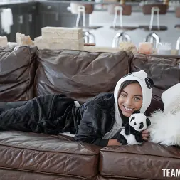 Zerella Skies in 'Team Skeet' Puppet Pal Panda (Thumbnail 18)